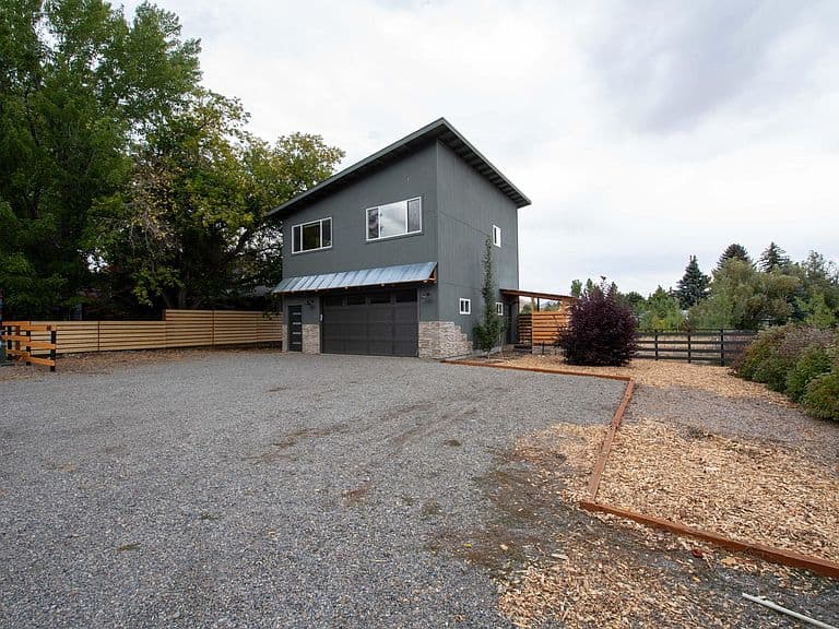 640 E Carbonate St photo 2