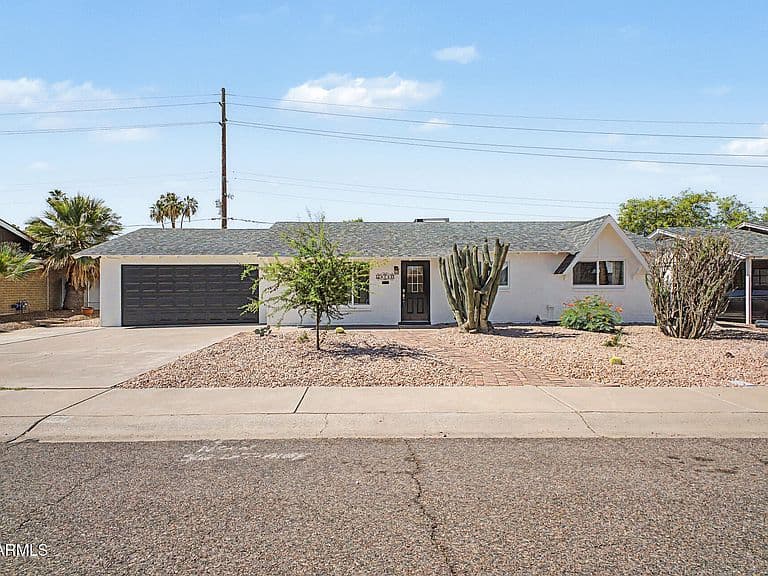 8725 E CORONADO Road photo 4