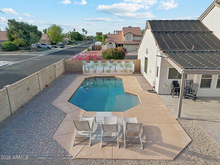 7233 W CORRINE Drive photo 5