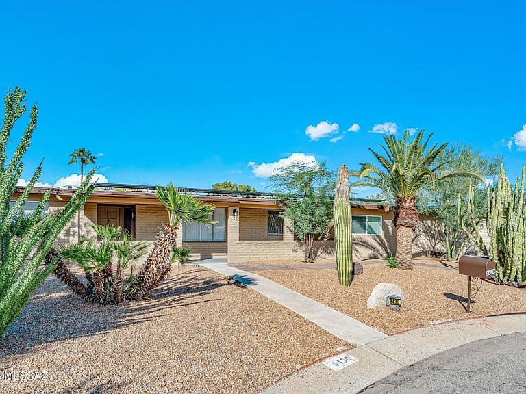 8430 E Albion Pl photo 4