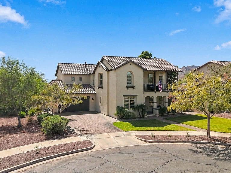 20447 W CRESCENT Drive photo 3