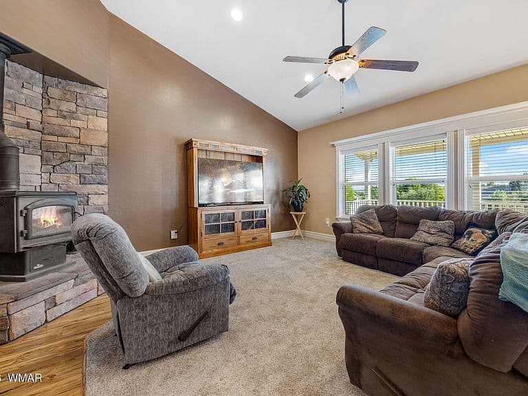 2919 W Country Club Dr photo 5