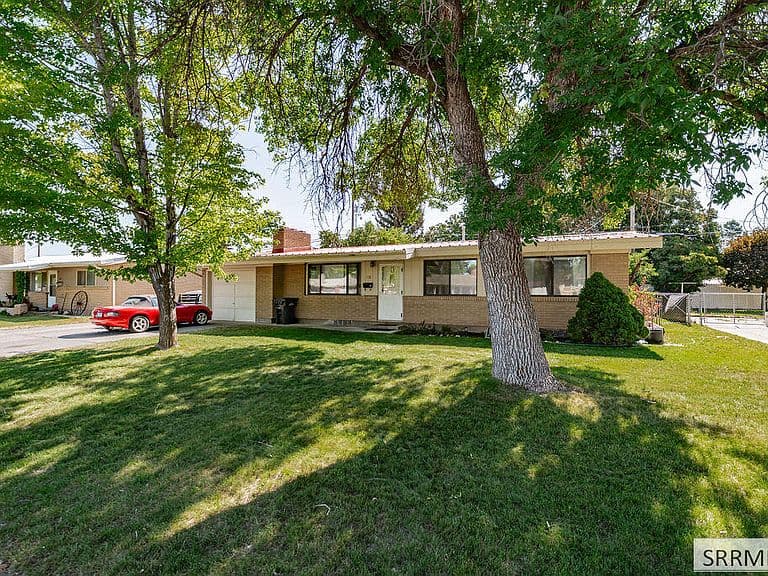 618 Davidson Dr photo 2