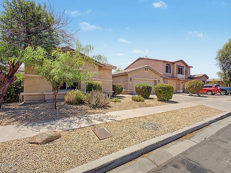 5329 W LA SALLE Street photo 3