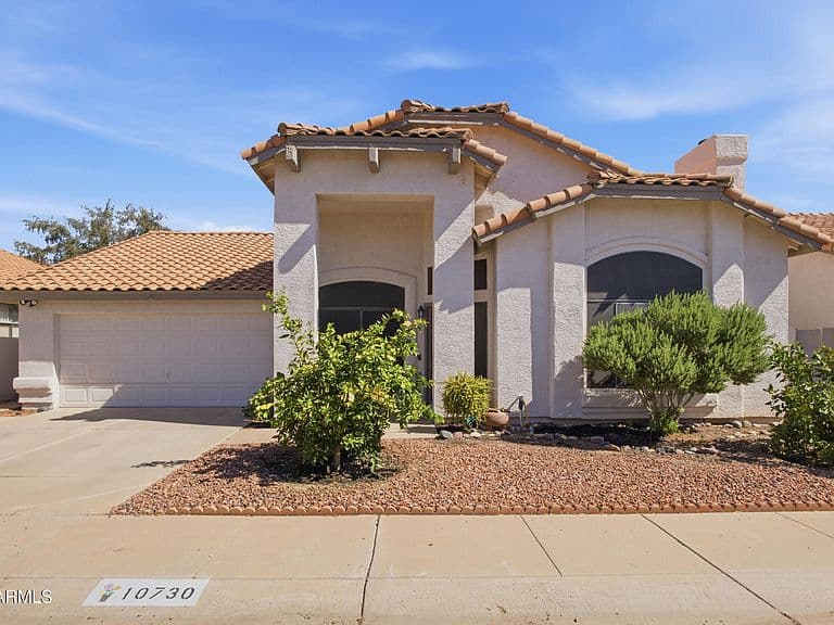 10730 W FLOWER Street photo 2