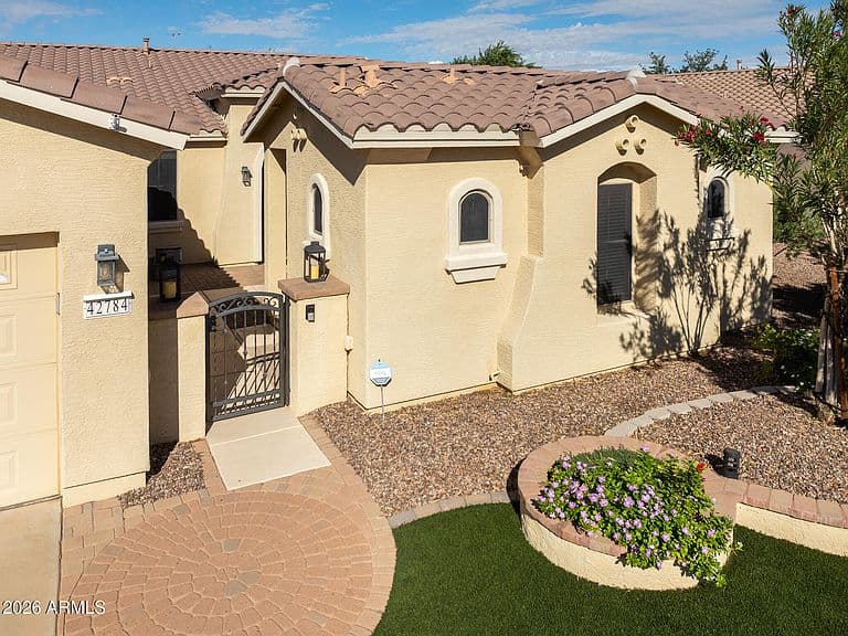 42784 W WHISPERING WIND Lane photo 4