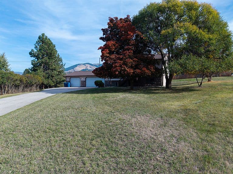 2741 Meriwether St photo 3