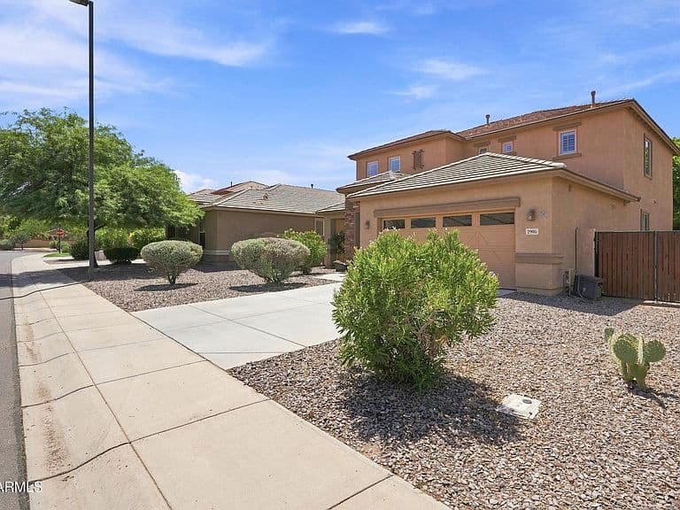 2905 E MEADOWVIEW Drive photo 4