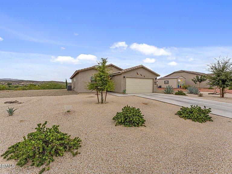 615 Ringtail Road photo 2
