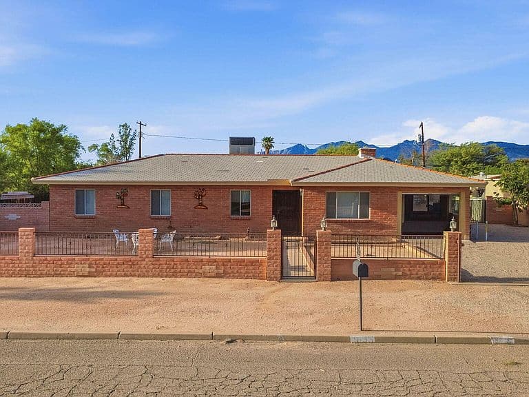 4055 E Camino De Palmas photo 2