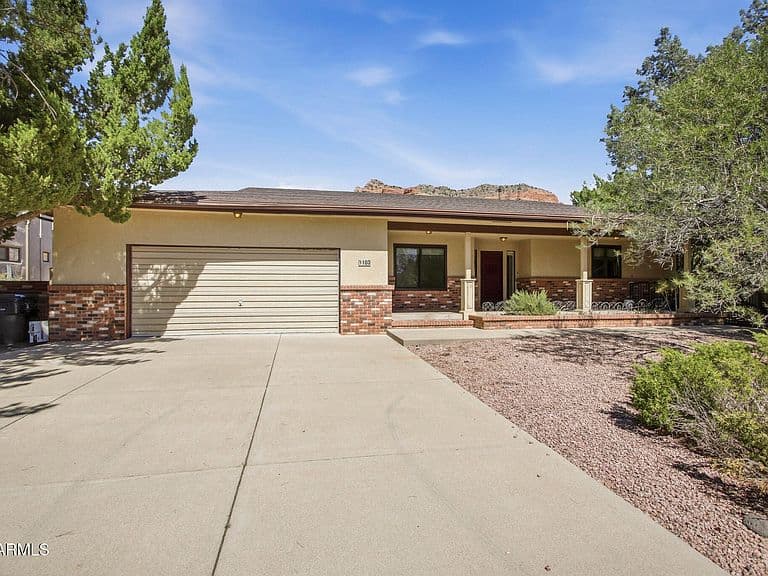 180 ARROWHEAD Drive photo 3