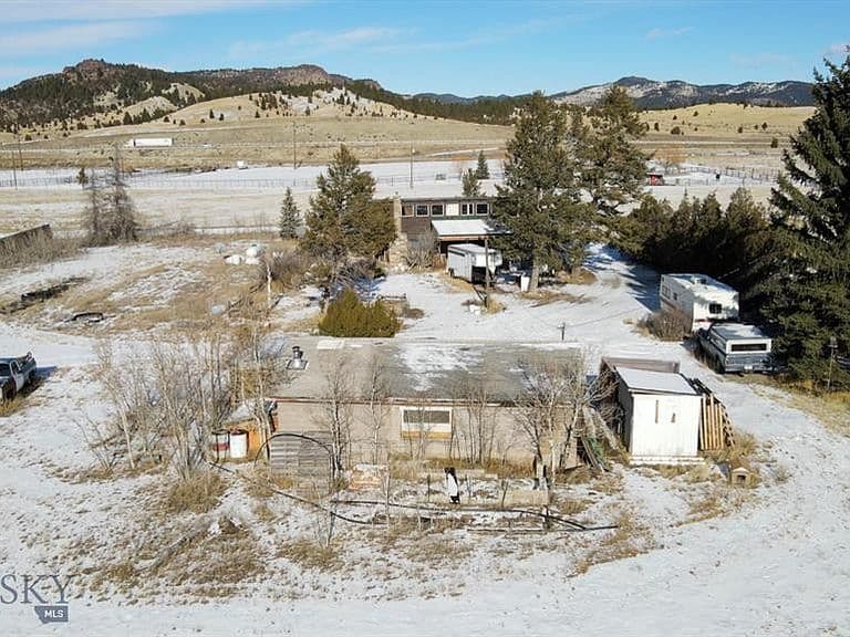 700 Dawson Loop photo 5