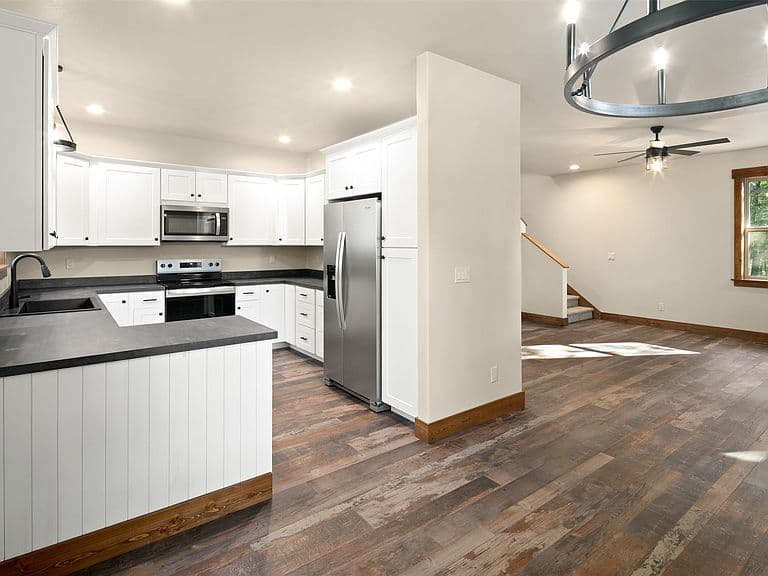 90 Forest Loop photo 4