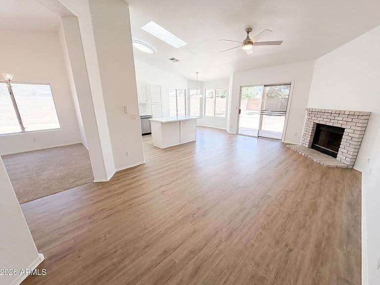 8421 W WILLOWBROOK Drive photo 3