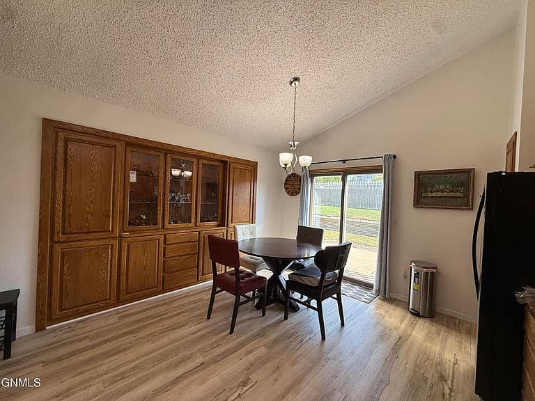 1409 Canyon Dr photo 5