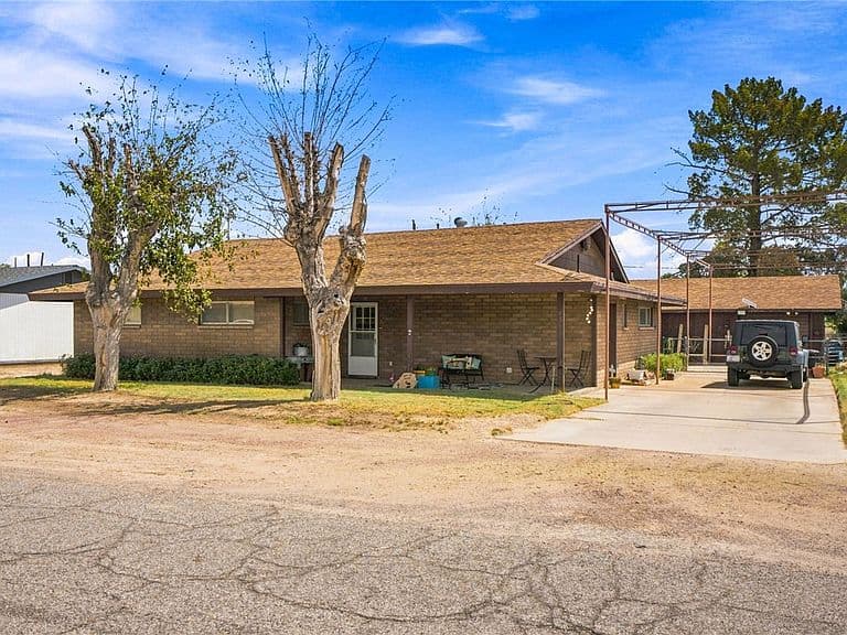 8672 S Sycamore Street photo 1