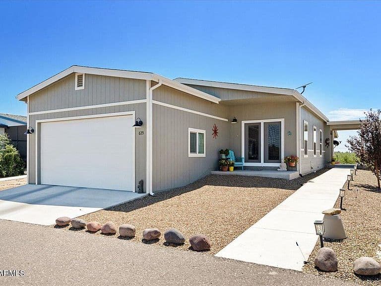 635 Couples Drive photo 1