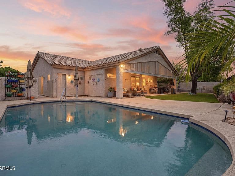 6237 W IRMA Lane photo 3