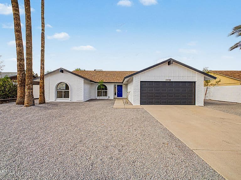 2910 W SANDRA Terrace photo 2