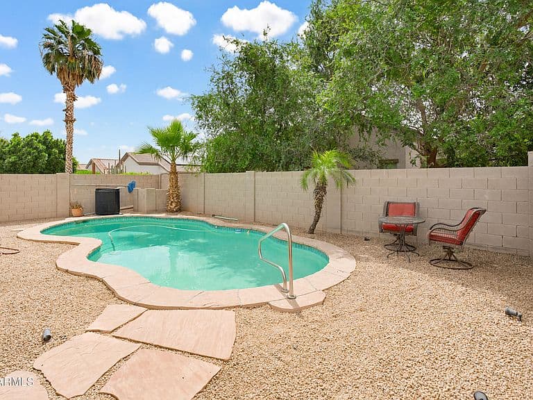17271 W SMOKEY Drive photo 1