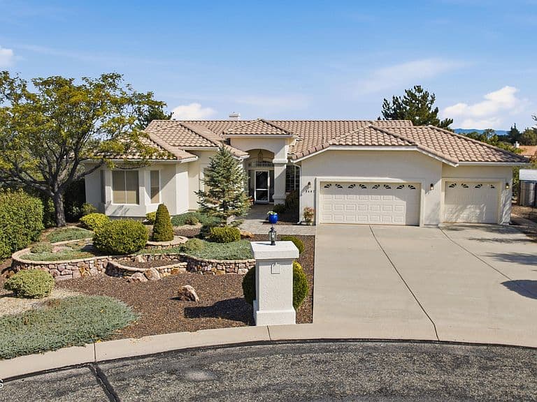 5687 Symphony Dr photo 1