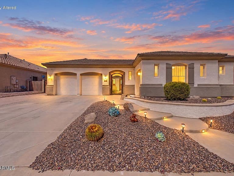 18418 W CINNABAR Avenue photo 2