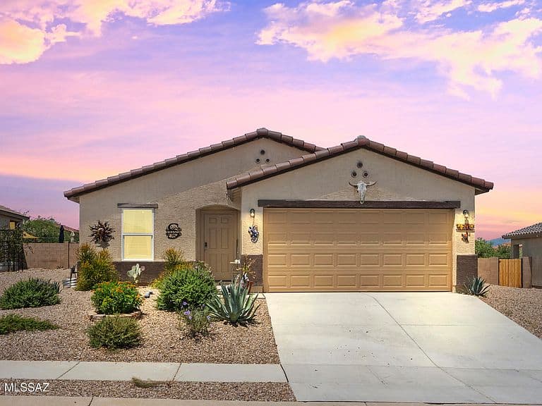 1705 S Moonshadow Dr photo 1