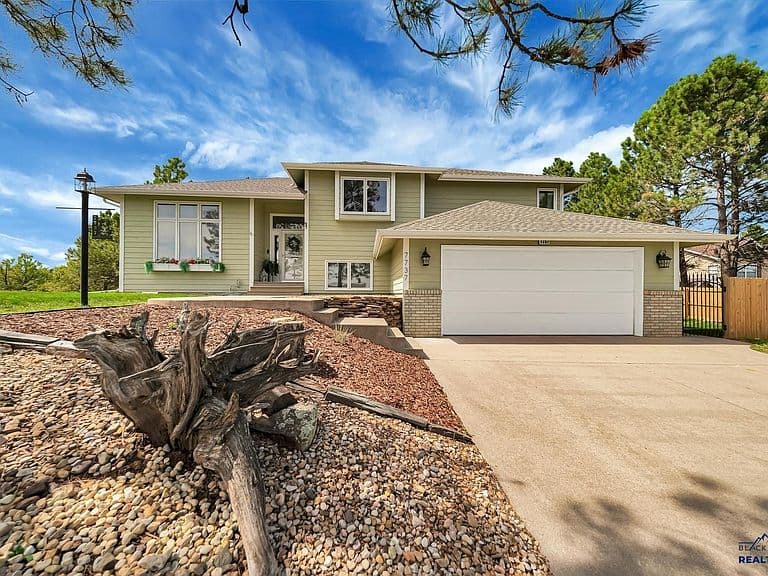 7737 Columbine Ct photo 1