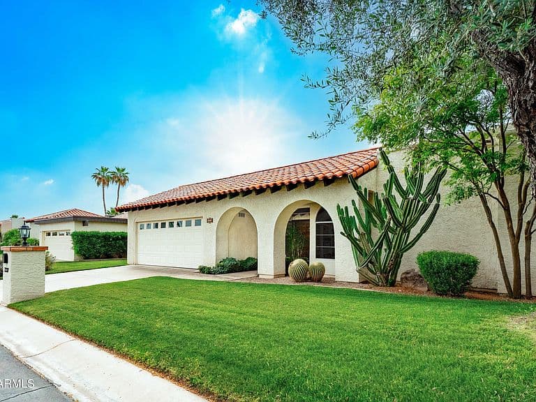 7337 E MONTEBELLO Avenue photo 3