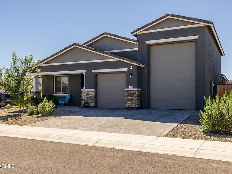 2705 E RUSTLER Road photo 2