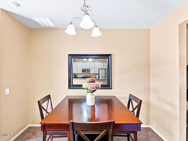 1014 PRESTON Street photo 4