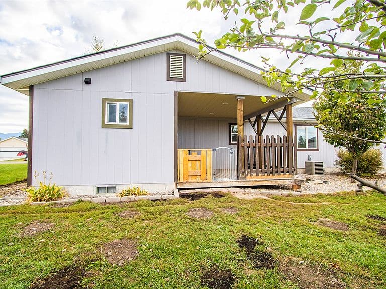224 Sleepy Horse Ln photo 3
