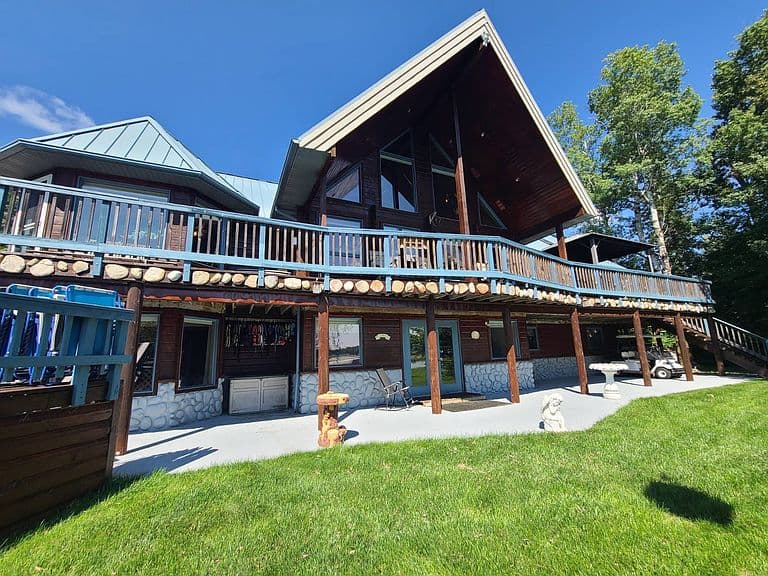 742 Solpers Bay Rd photo 3