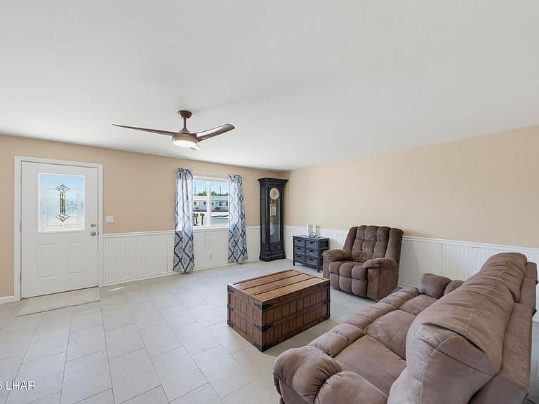 2278 Pheasant Ln photo 5