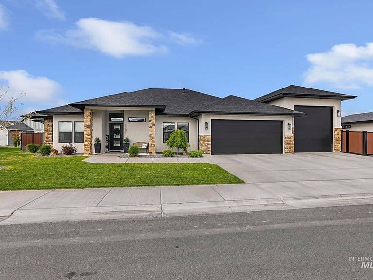 2307 Cattail Dr photo 2