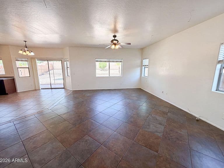 17268 W ELAINE Drive photo 3