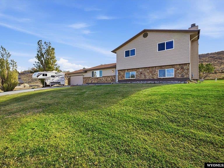5299 Saddlestring Rd photo 2