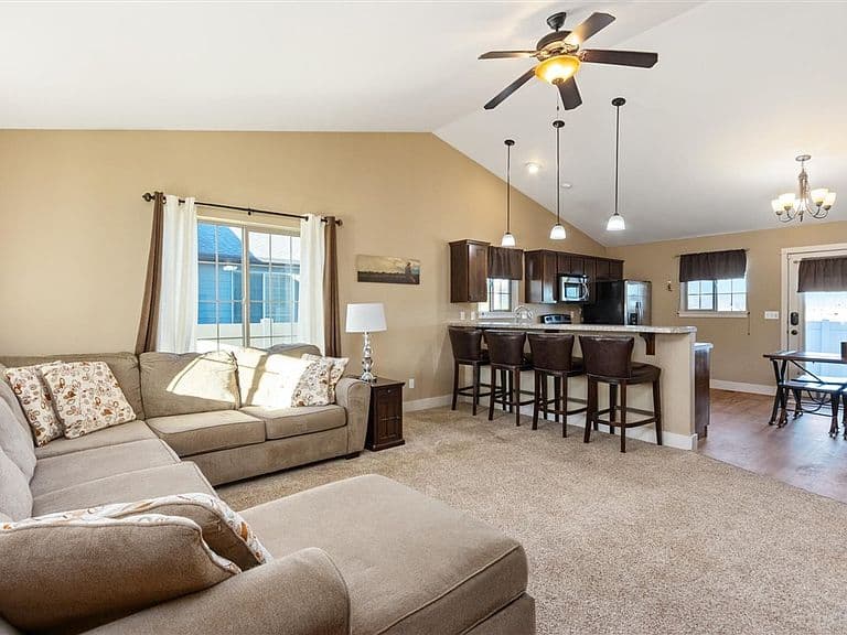 1137 Wilderness Dr photo 5