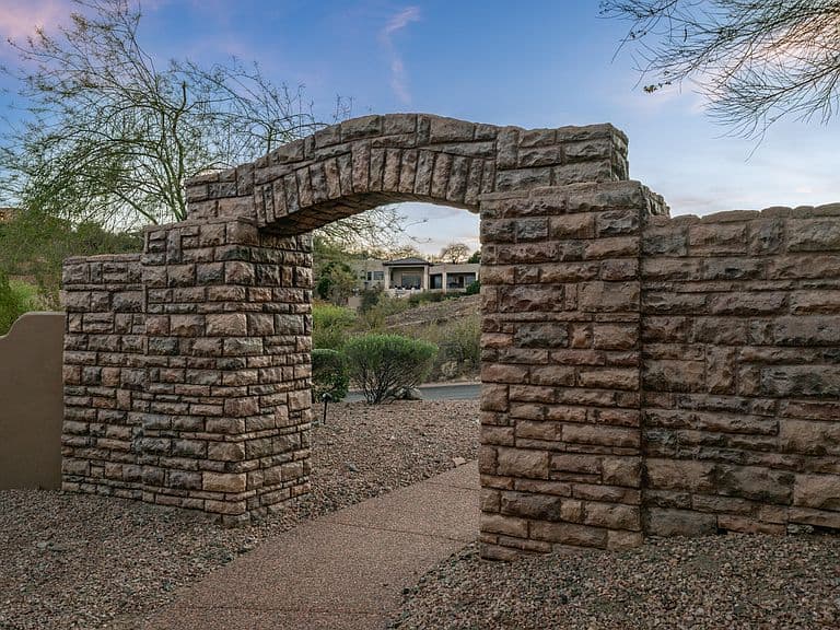 1744 E DESERT WILLOW Drive photo 5