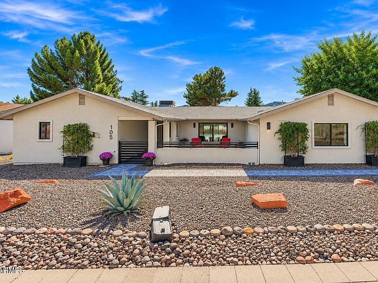 105 YUCCA Street photo 1