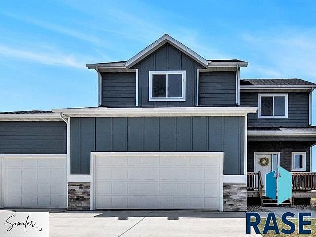 5801 W Raleigh Cir photo 1