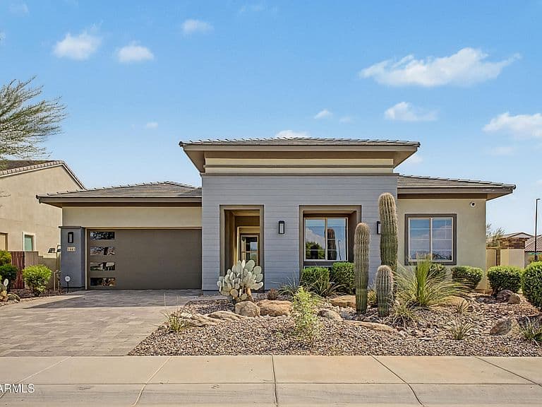 1441 E POWELL Way photo 1