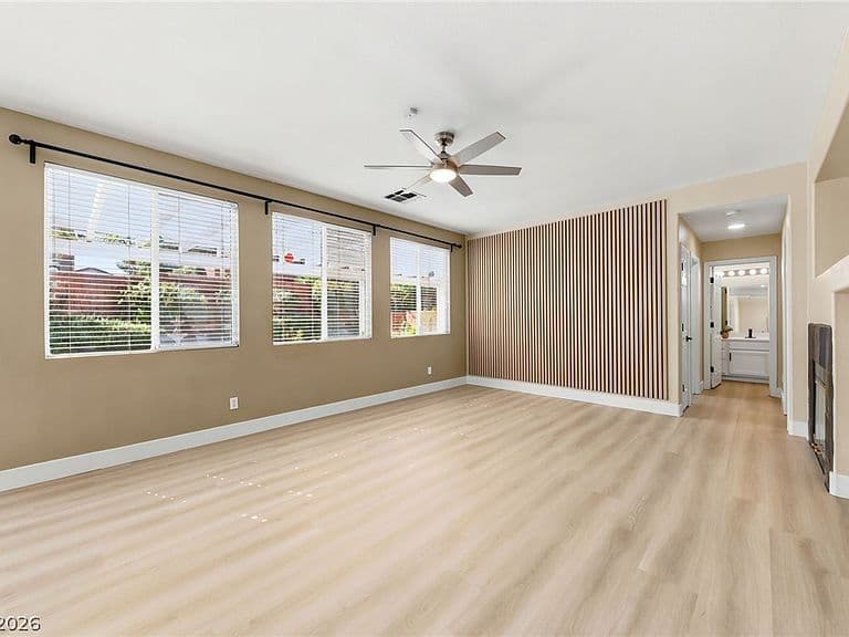 2551 Williamsburg St photo 5
