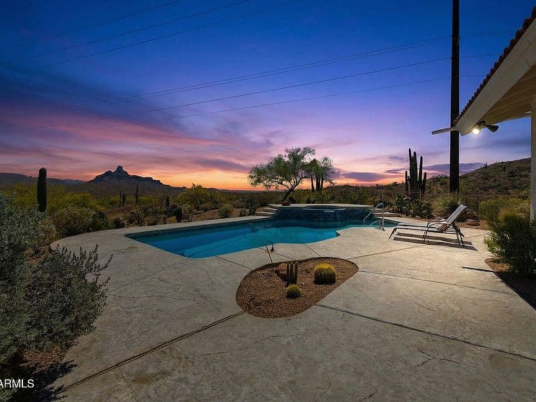 9031 N DESPERADO Court photo 1
