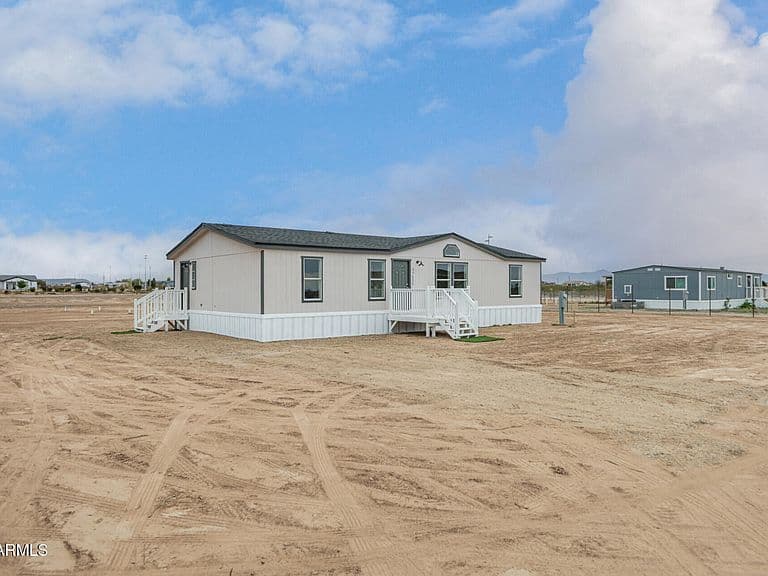 37522 W Pierce St photo 2