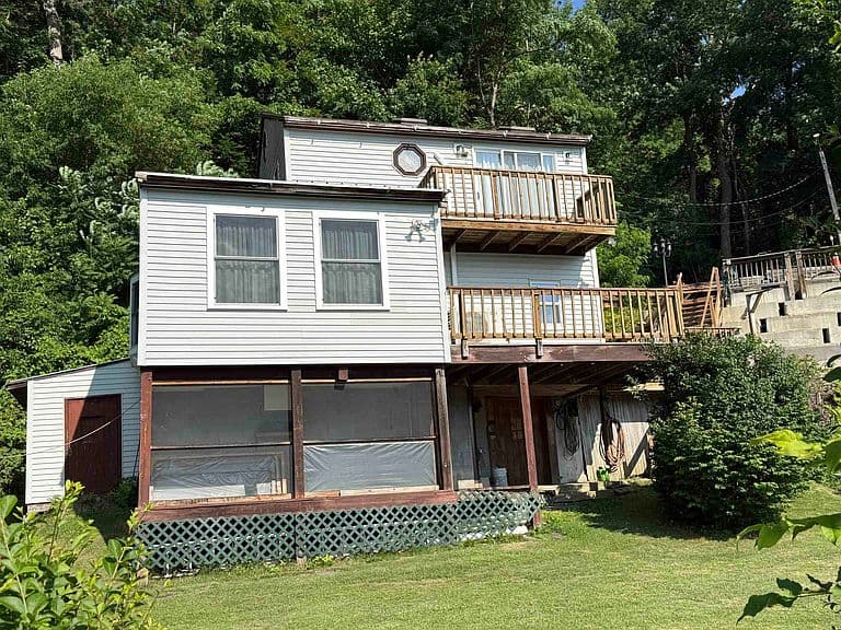 12 River Front Drive photo 3