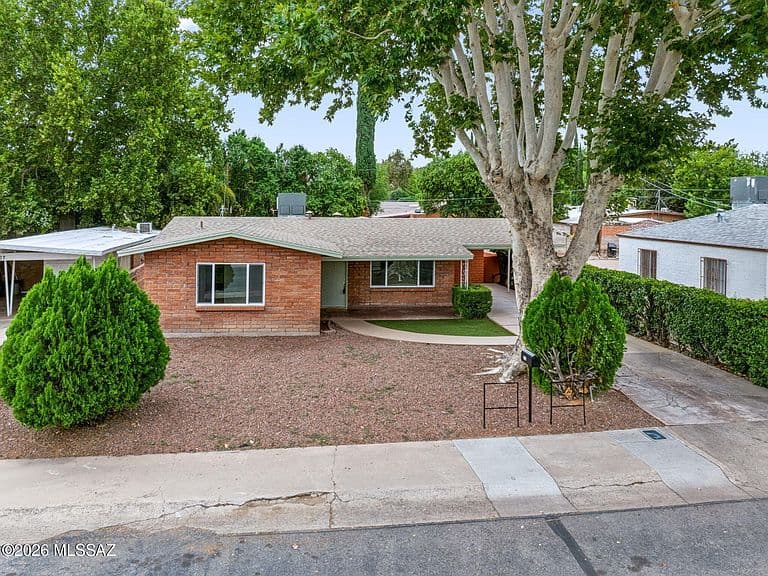 215 W Kolver St photo 2