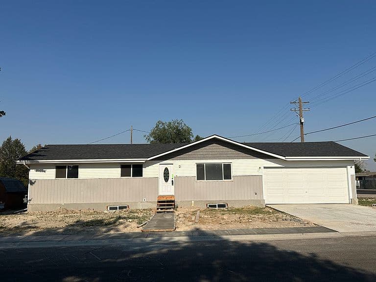 3975 Henderson Ln photo 2