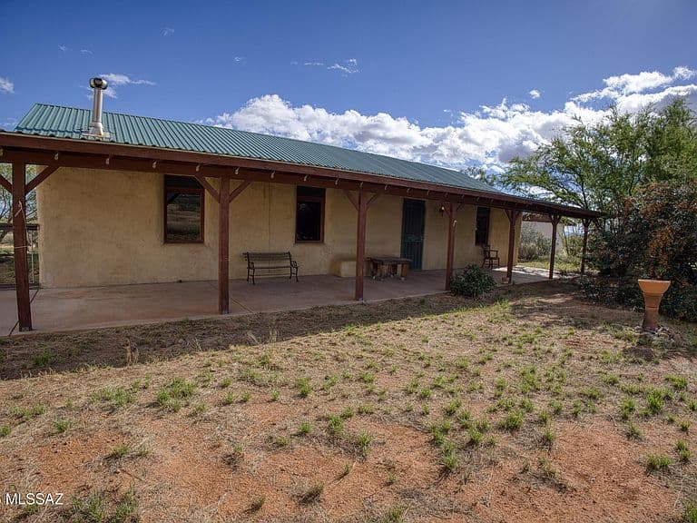 1035 N Cochise Stronghold Rd photo 2