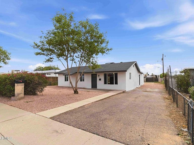 1311 W CHERYL Drive photo 4